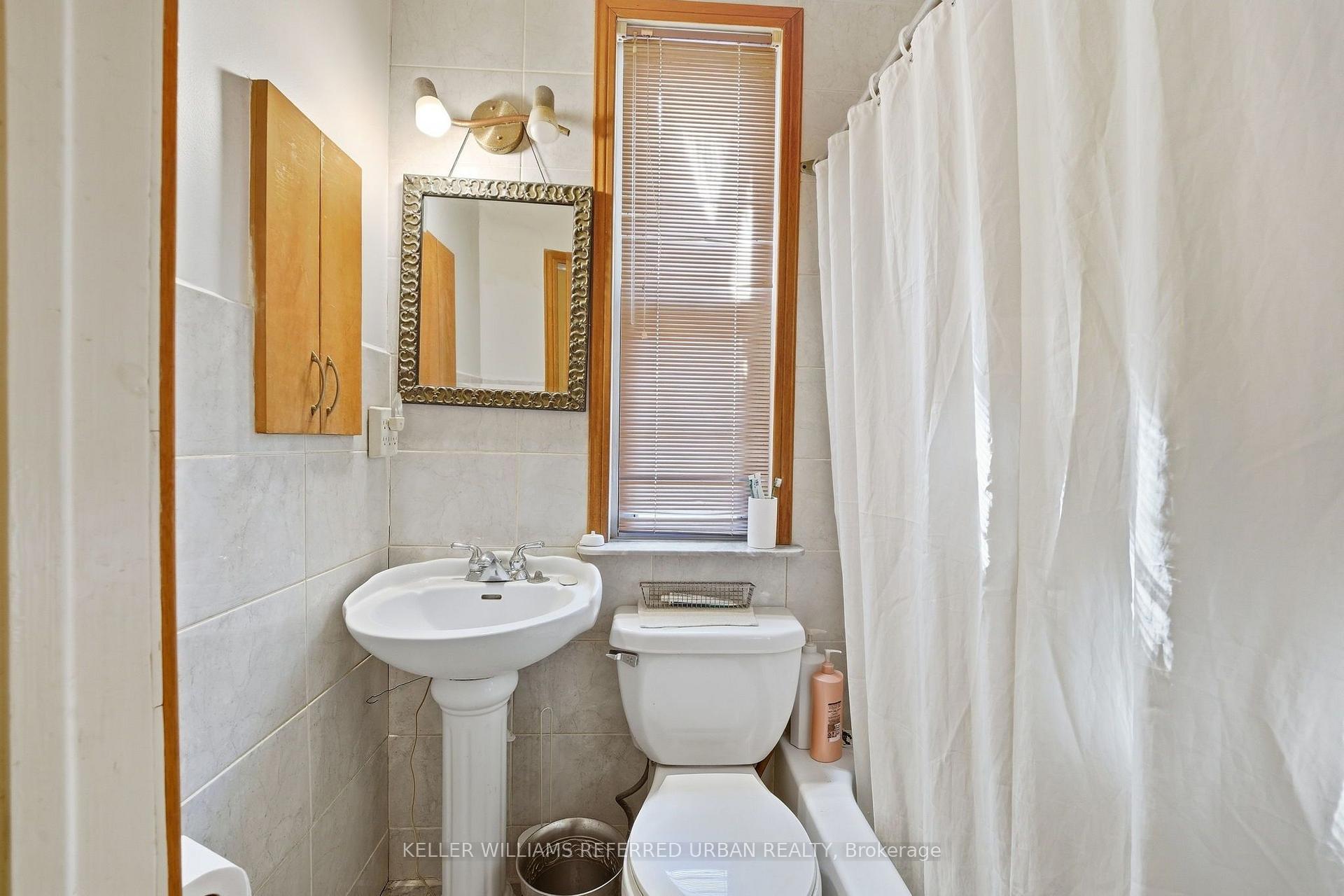 Photo 17 of 266 Roxton Road, Toronto, Palmerston-Little Italy — HOMEH