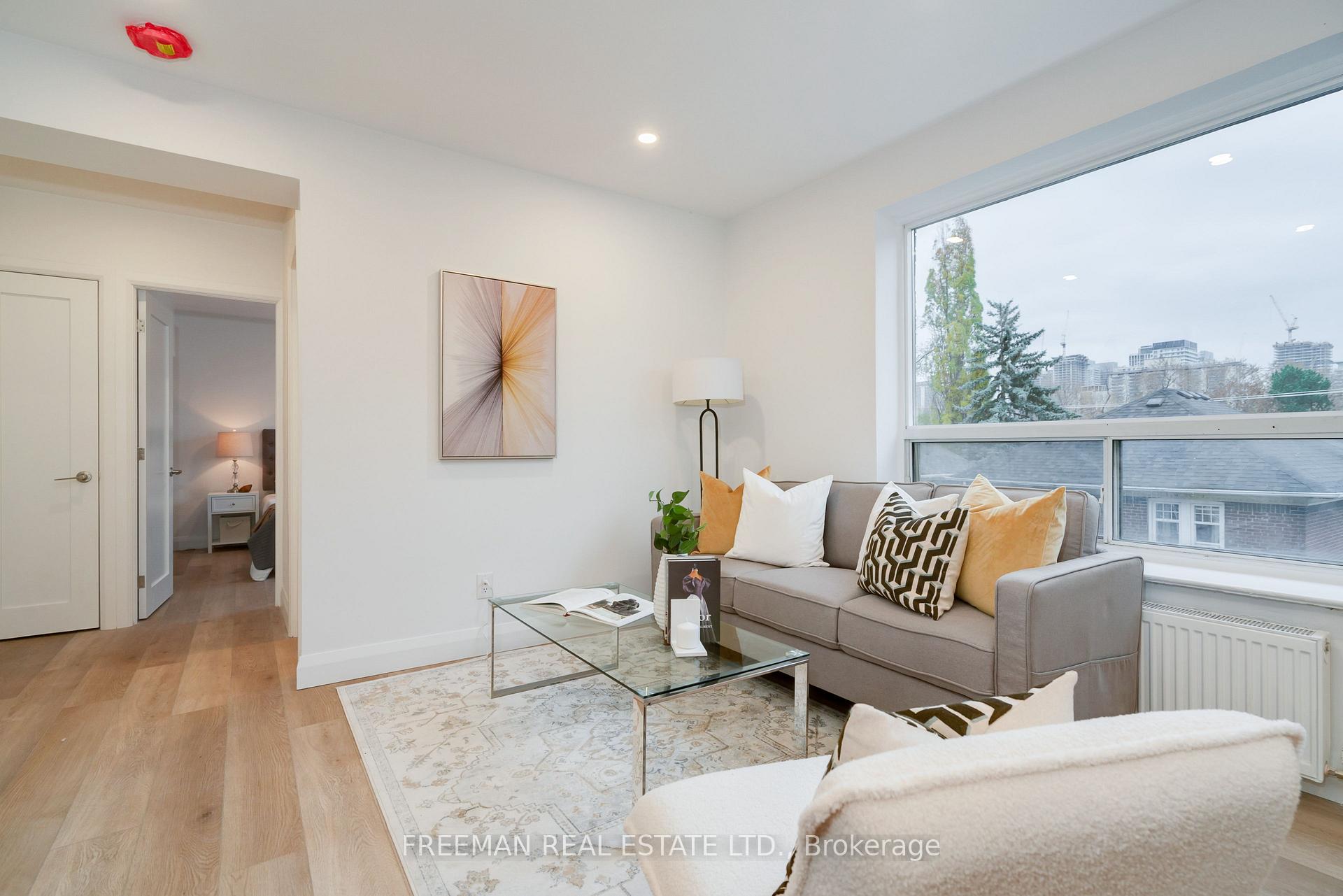 Photo 4 of 2707 Yonge Street, Toronto, Mount Pleasant East — HOMEH
