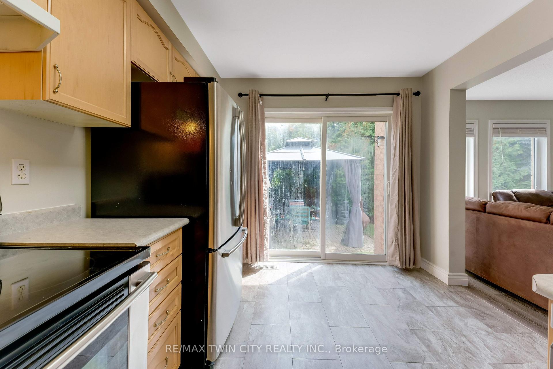 Photo 6 of 28 Nancroft Crescent, Cambridge, Fiddlesticks — HOMEH