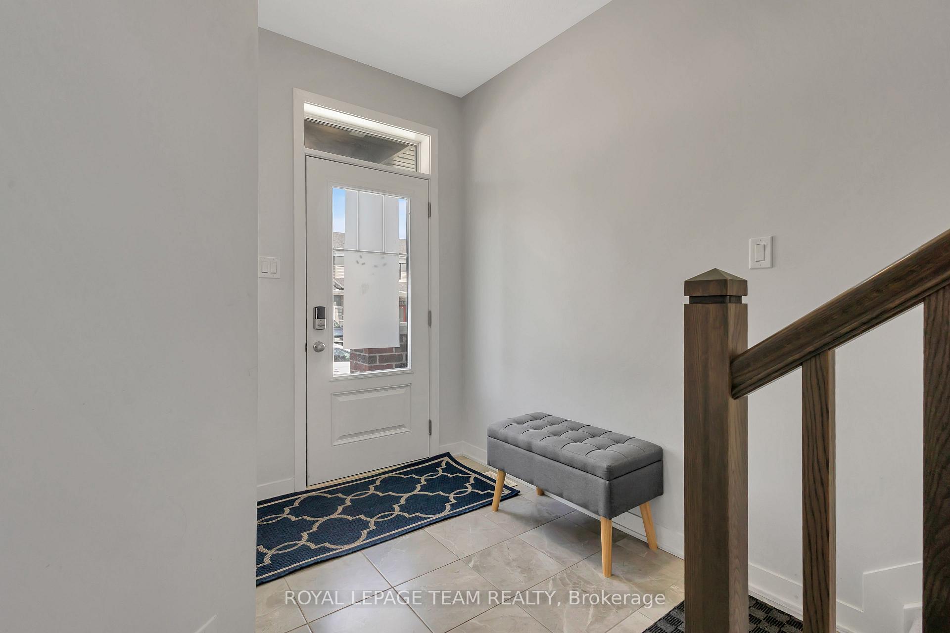 Photo 4 of 2501 Watercolours Way, Ottawa, Barrhaven - Half Moon Bay — HOMEH
