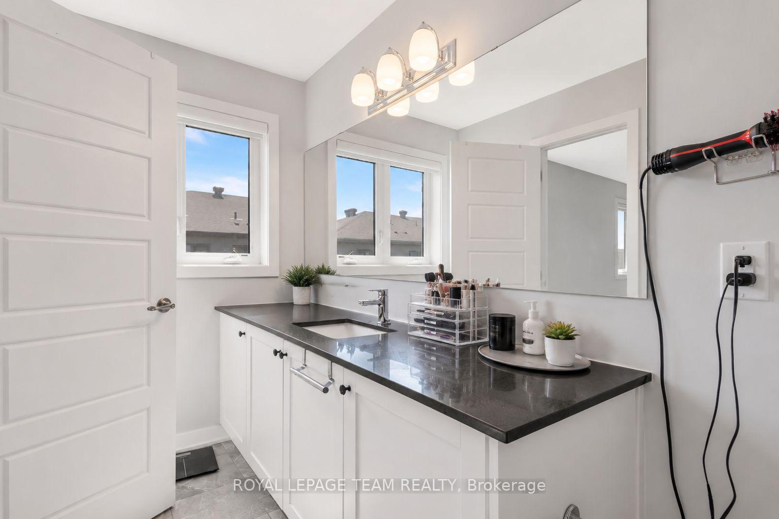 Photo 15 of 2501 Watercolours Way, Ottawa, Barrhaven - Half Moon Bay — HOMEH