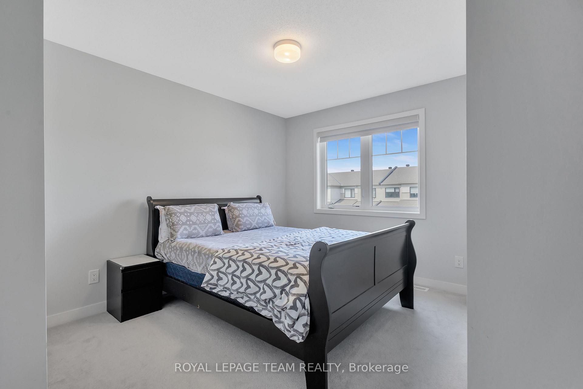 Photo 17 of 2501 Watercolours Way, Ottawa, Barrhaven - Half Moon Bay — HOMEH