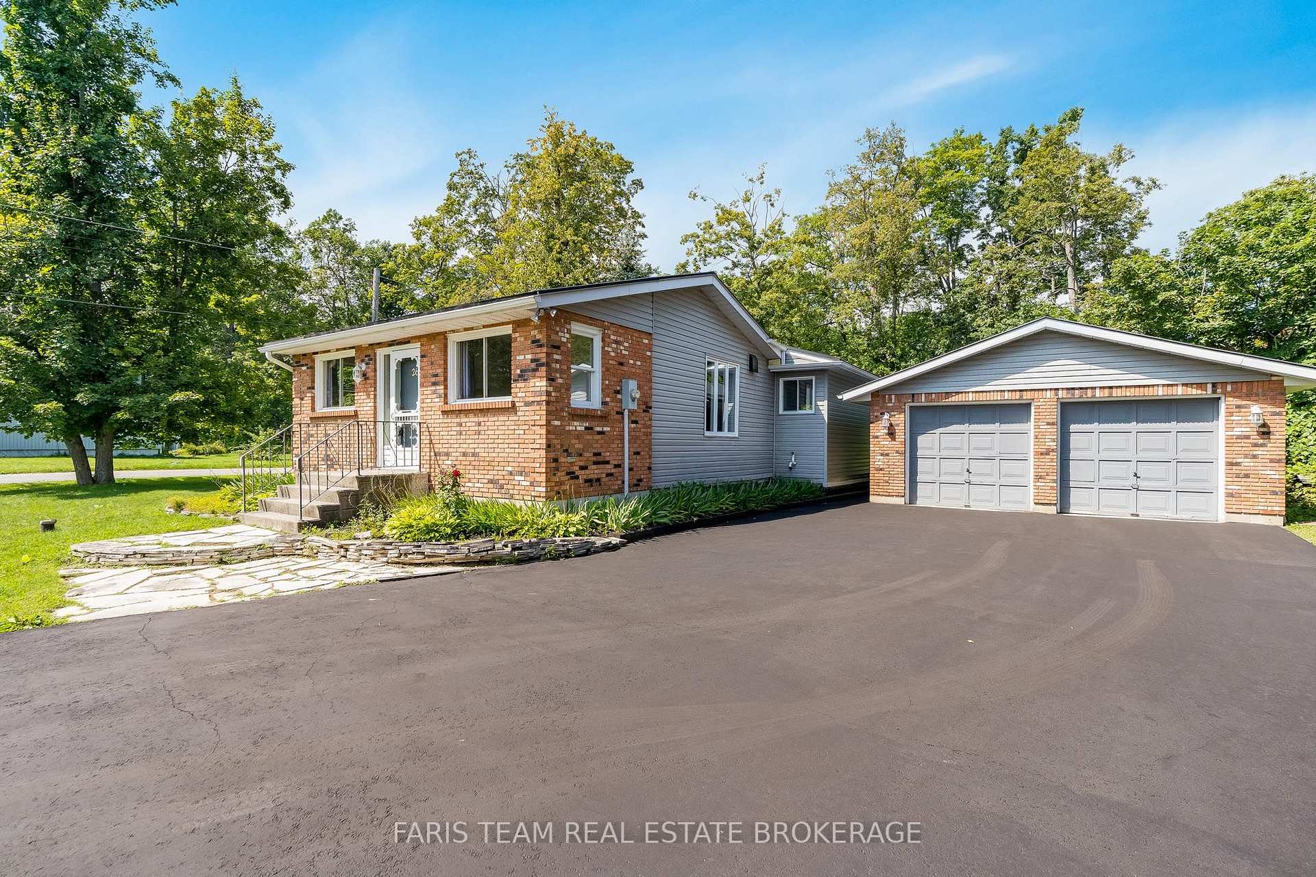 Photo 3 of 26 Big Bay Point Road, Innisfil, Rural Innisfil — HOMEH