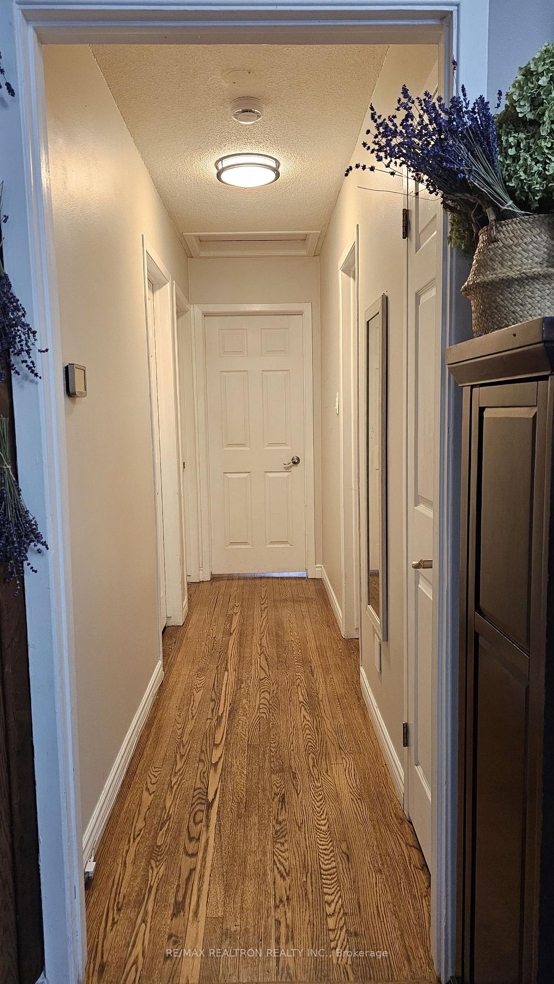 Photo 8 of 359 Hudson Drive, London, East A — HOMEH