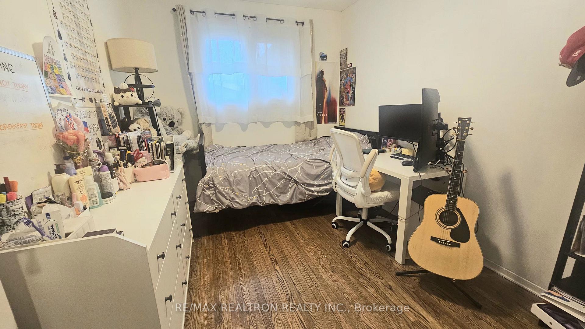 Photo 11 of 359 Hudson Drive, London, East A — HOMEH