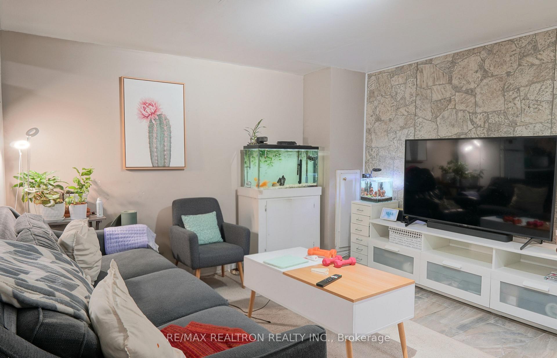 Photo 16 of 359 Hudson Drive, London, East A — HOMEH