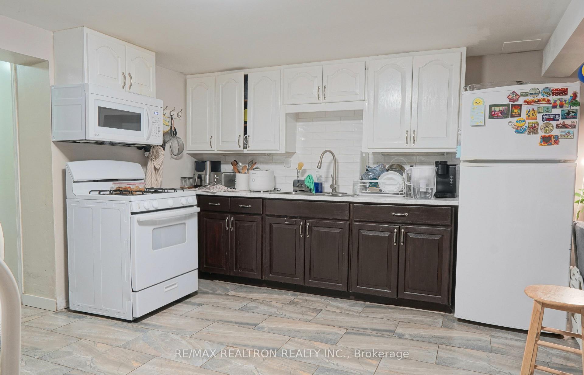 Photo 17 of 359 Hudson Drive, London, East A — HOMEH