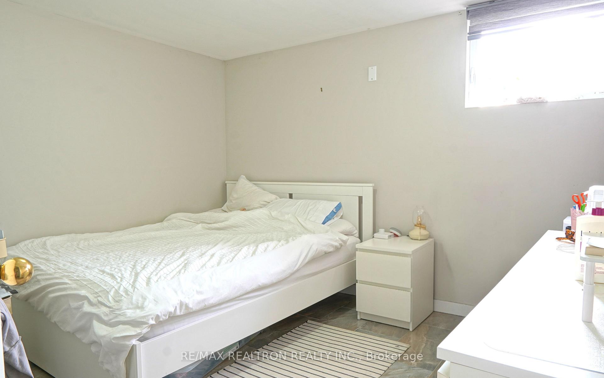 Photo 21 of 359 Hudson Drive, London, East A — HOMEH
