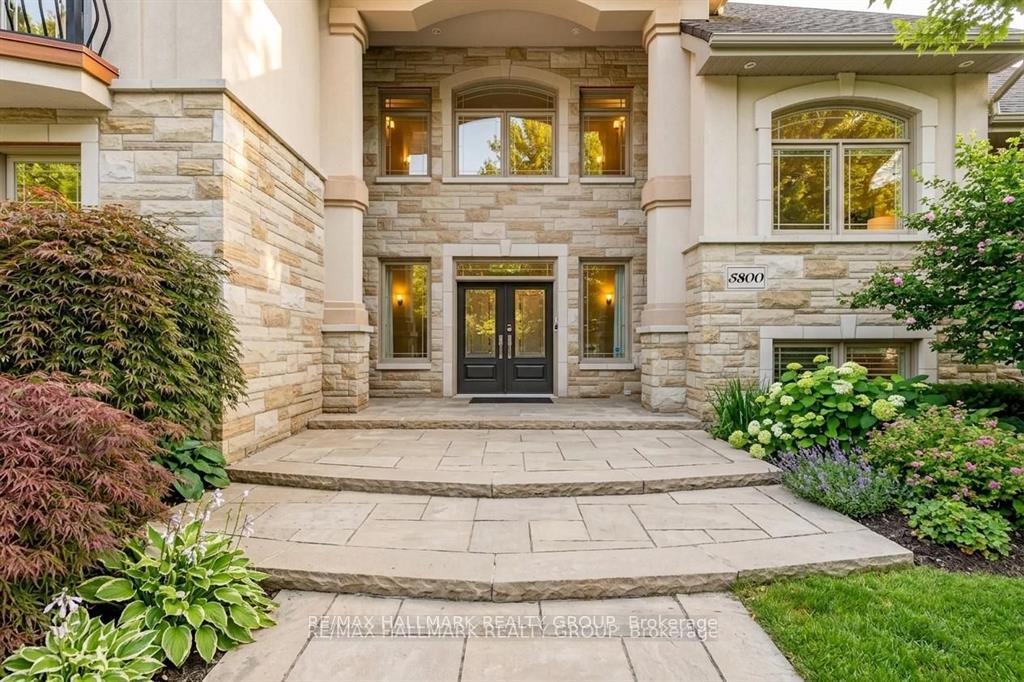 Photo 3 of 5800 Queenscourt Crescent, Ottawa, Manotick East to Manotick Station — HOMEH