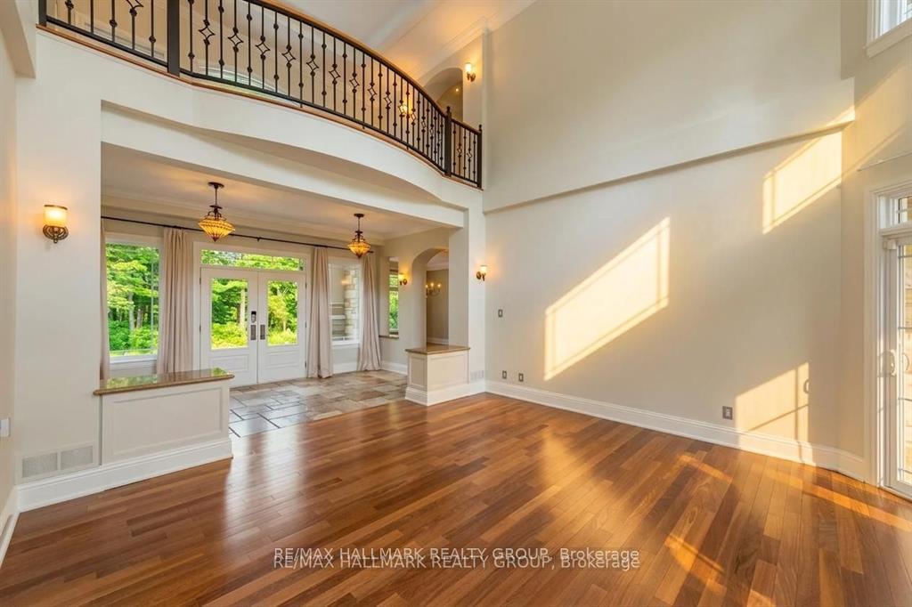Photo 5 of 5800 Queenscourt Crescent, Ottawa, Manotick East to Manotick Station — HOMEH