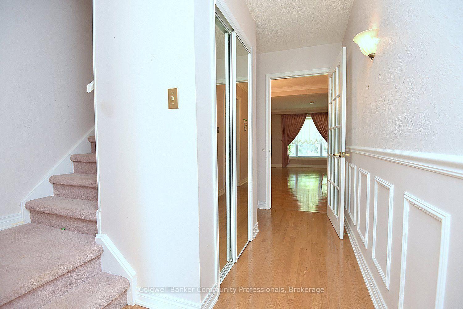 Photo 4 of 81 Aylmer Crescent, Hamilton, Stoney Creek Mountain — HOMEH