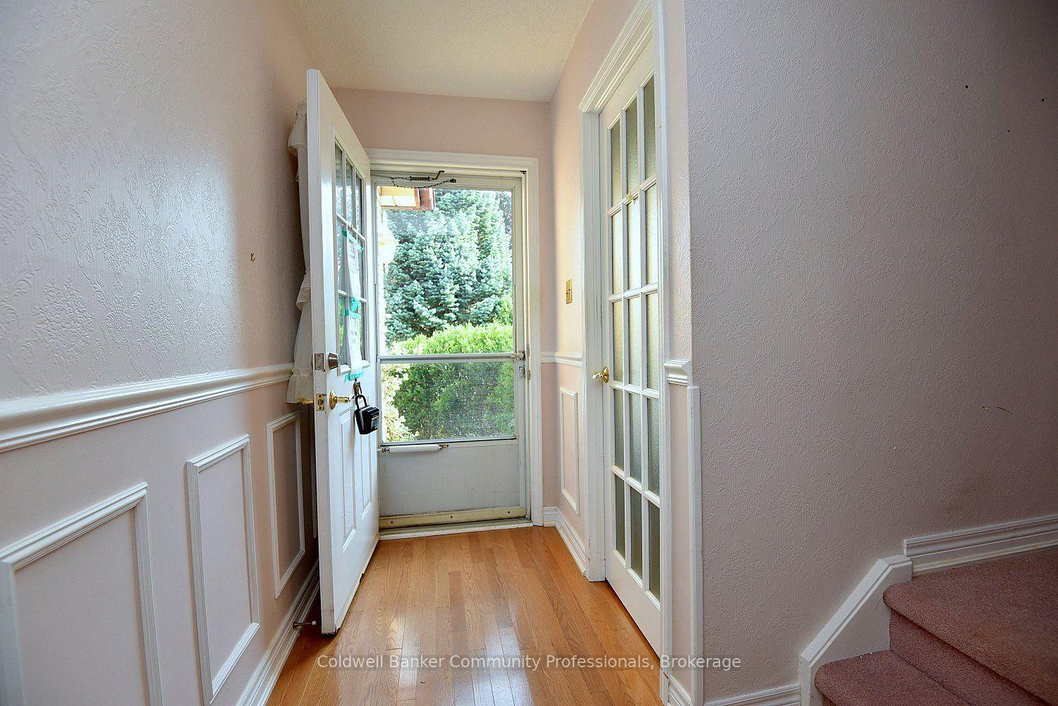 Photo 5 of 81 Aylmer Crescent, Hamilton, Stoney Creek Mountain — HOMEH
