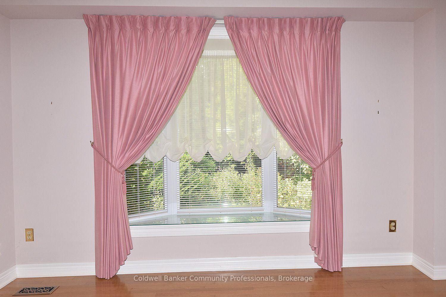 Photo 9 of 81 Aylmer Crescent, Hamilton, Stoney Creek Mountain — HOMEH