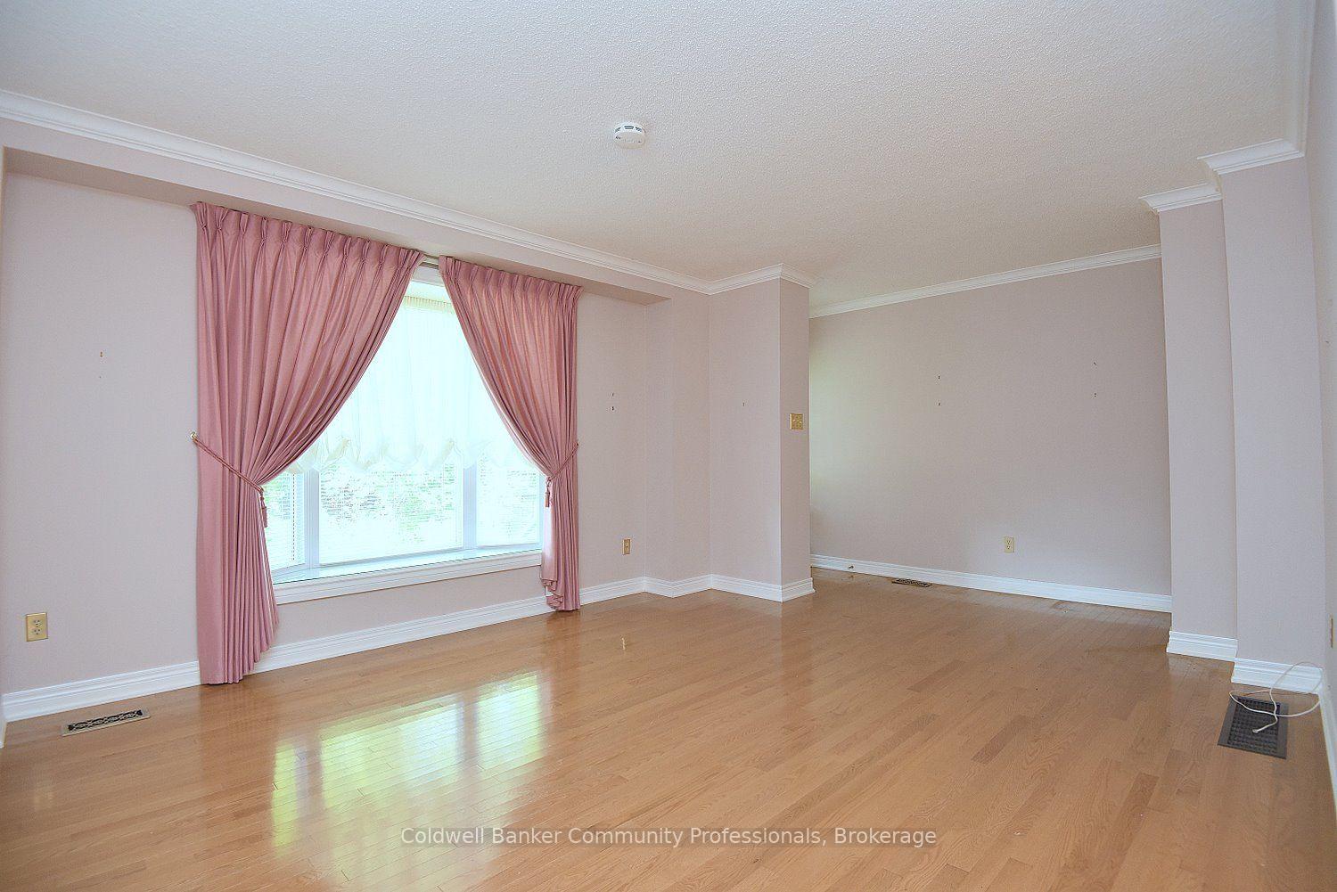 Photo 10 of 81 Aylmer Crescent, Hamilton, Stoney Creek Mountain — HOMEH