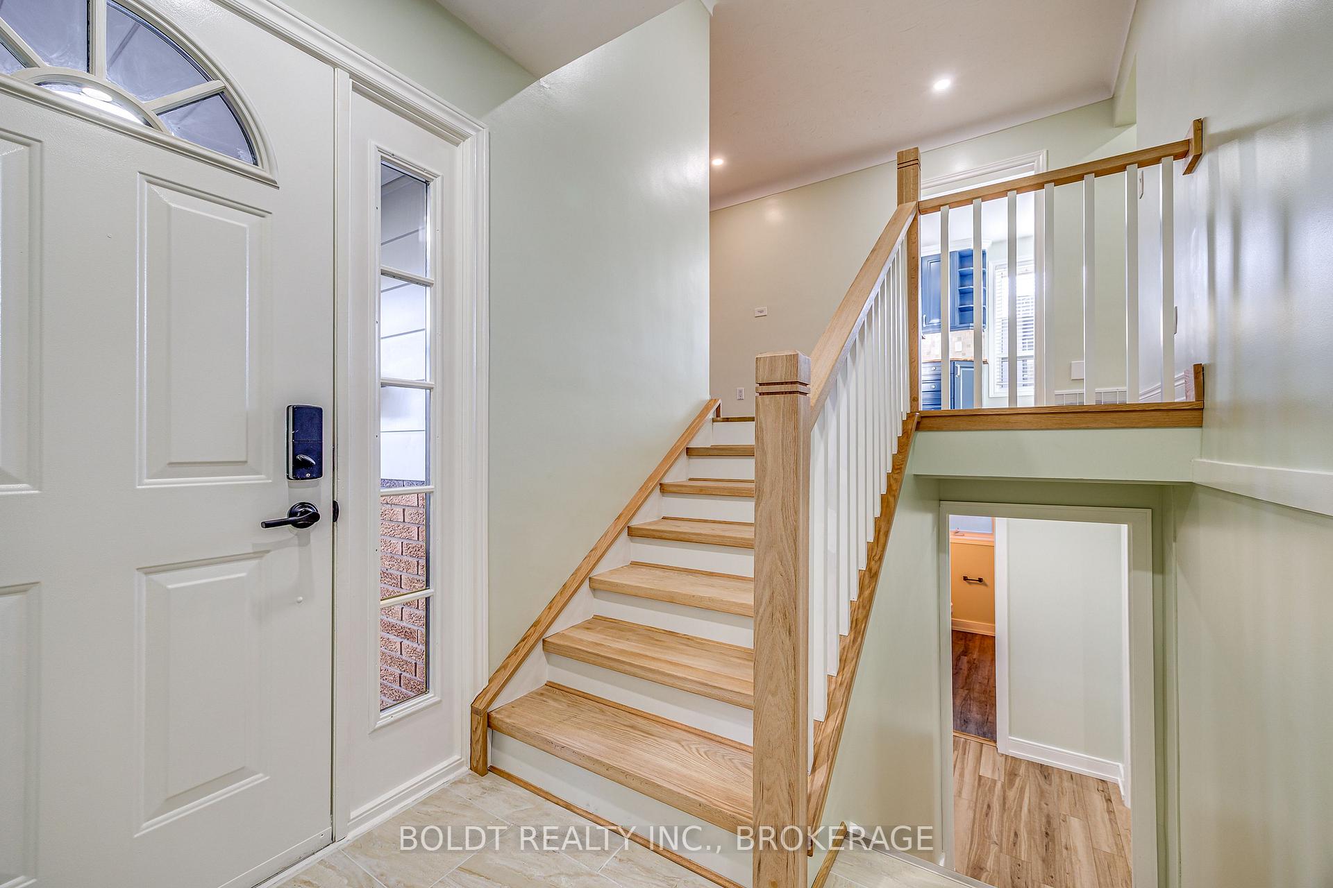 Photo 8 of 12 Bayshore Crescent, St. Catharines, Lakeshore — HOMEH