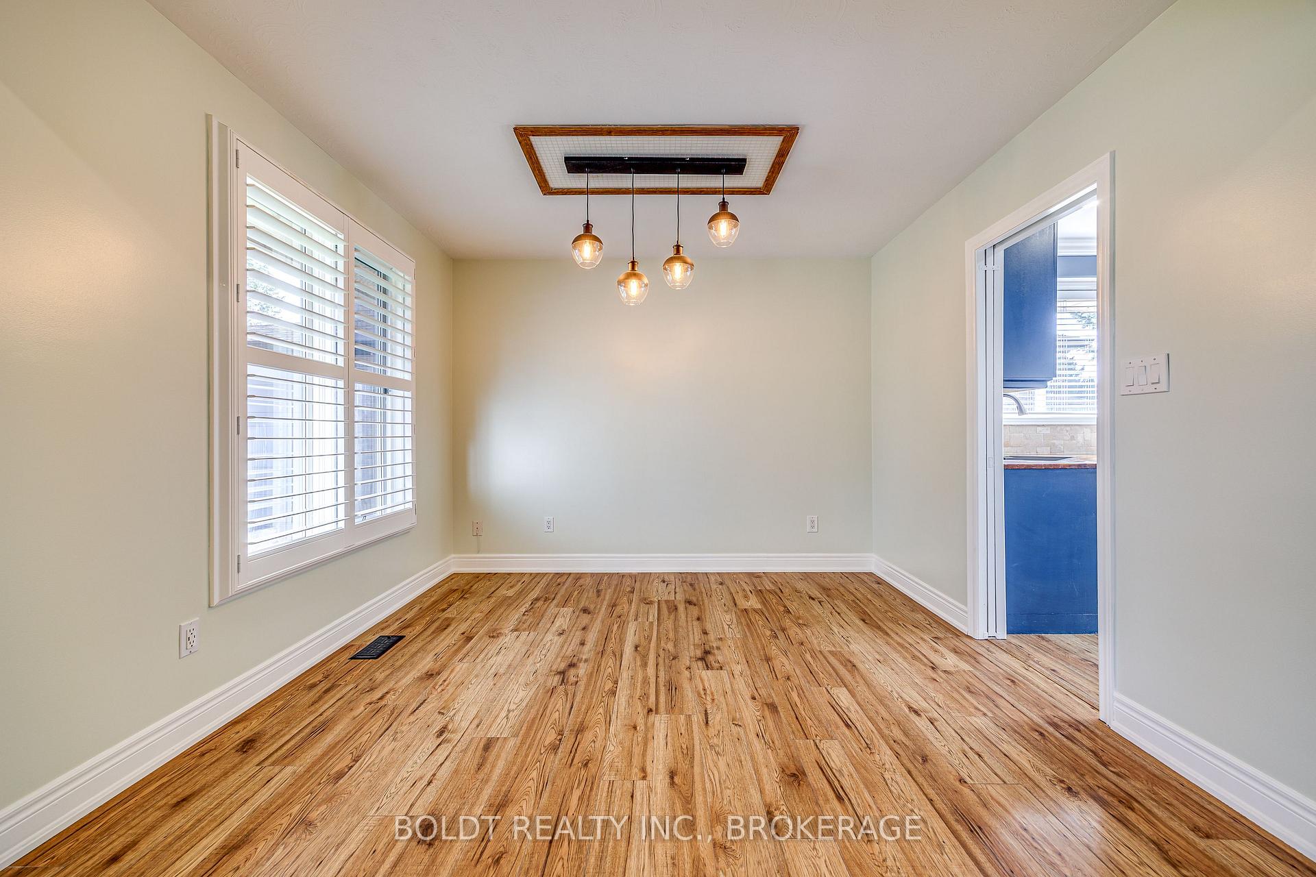 Photo 11 of 12 Bayshore Crescent, St. Catharines, Lakeshore — HOMEH
