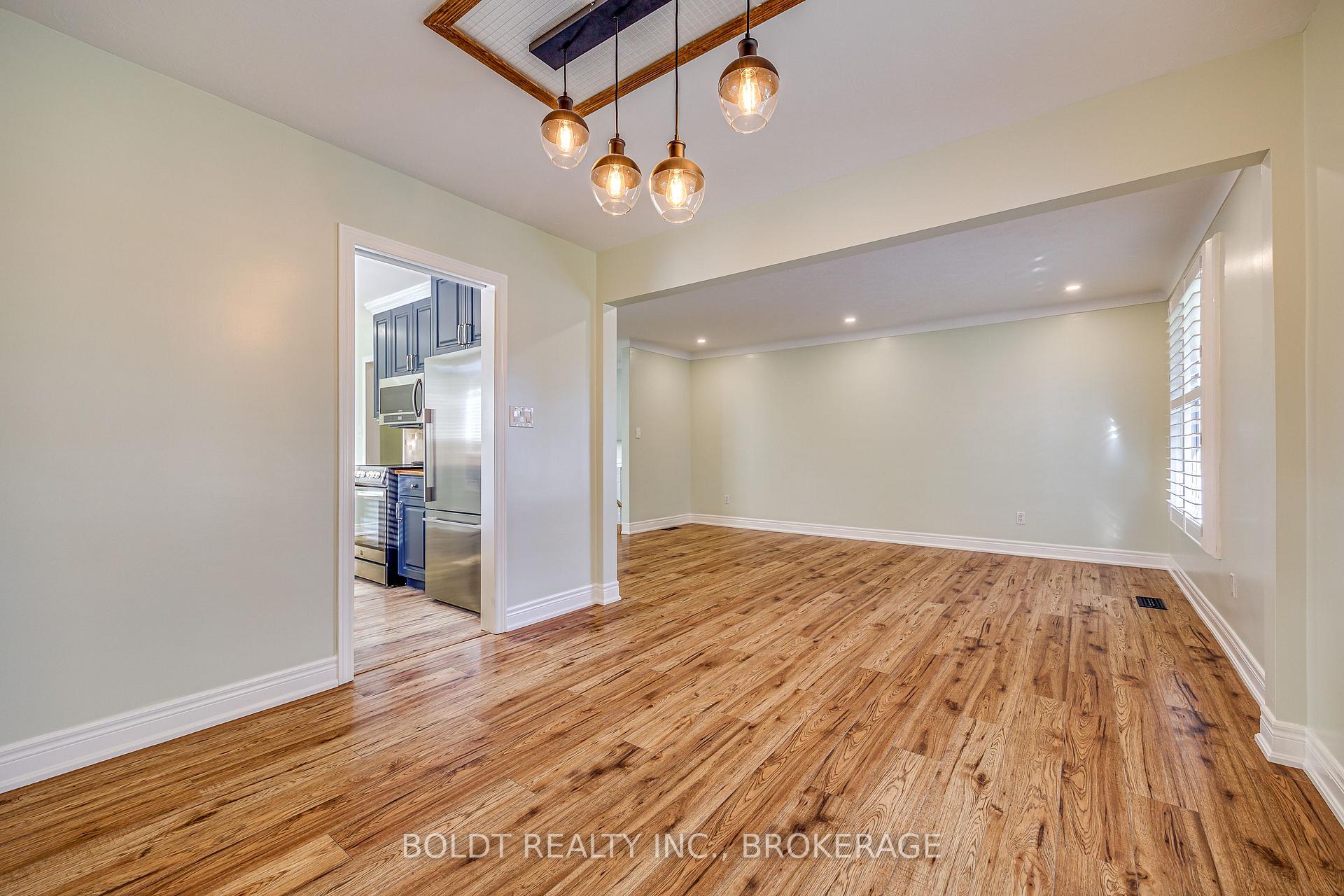 Photo 12 of 12 Bayshore Crescent, St. Catharines, Lakeshore — HOMEH