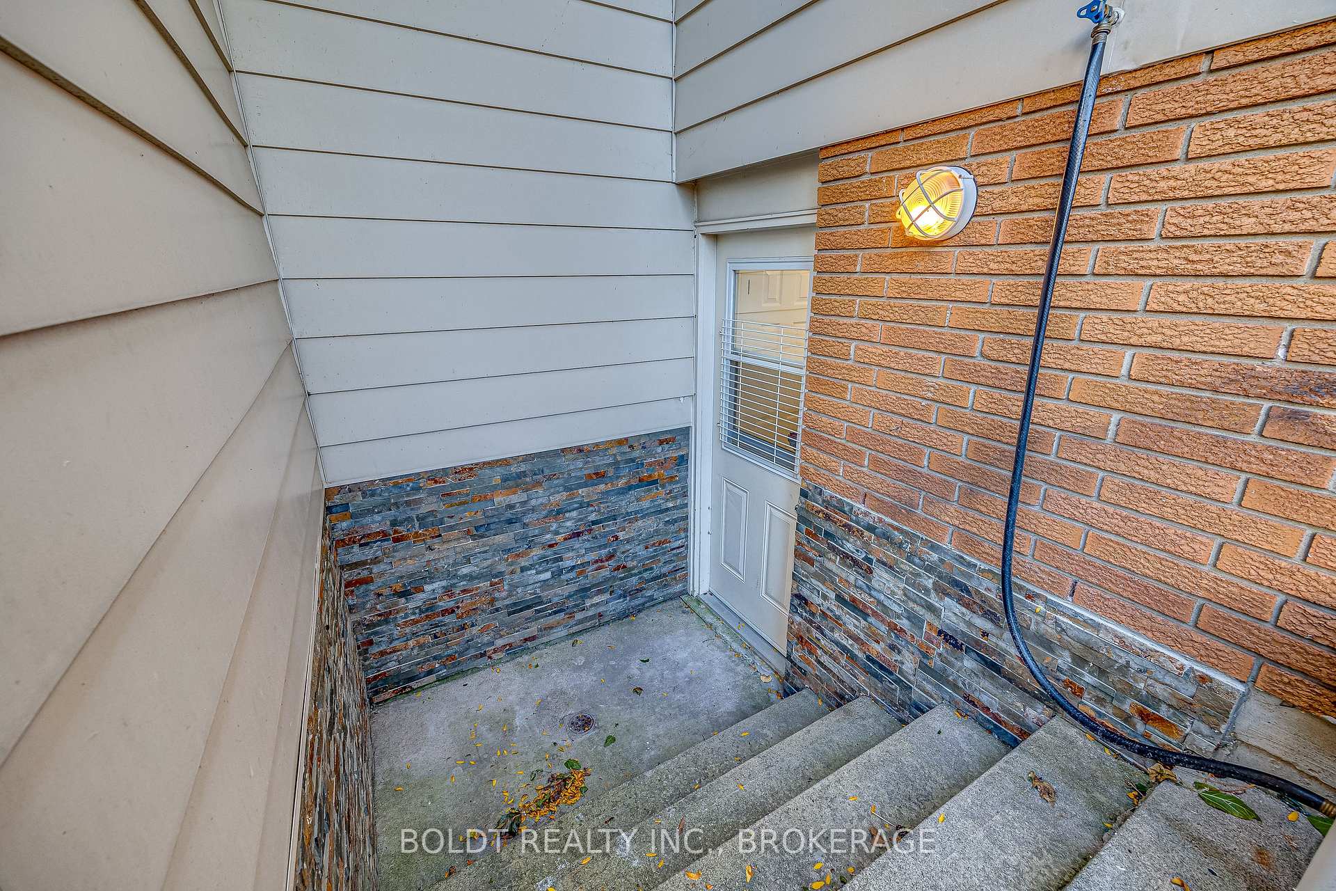 Photo 39 of 12 Bayshore Crescent, St. Catharines, Lakeshore — HOMEH