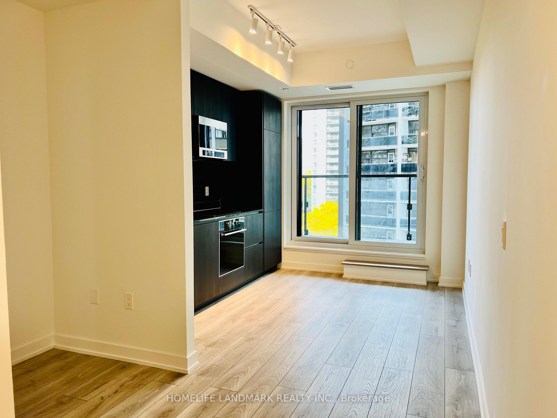 Photo 4 of Unit 717N, 120 Broadway Avenue, Toronto, Mount Pleasant West — HOMEH