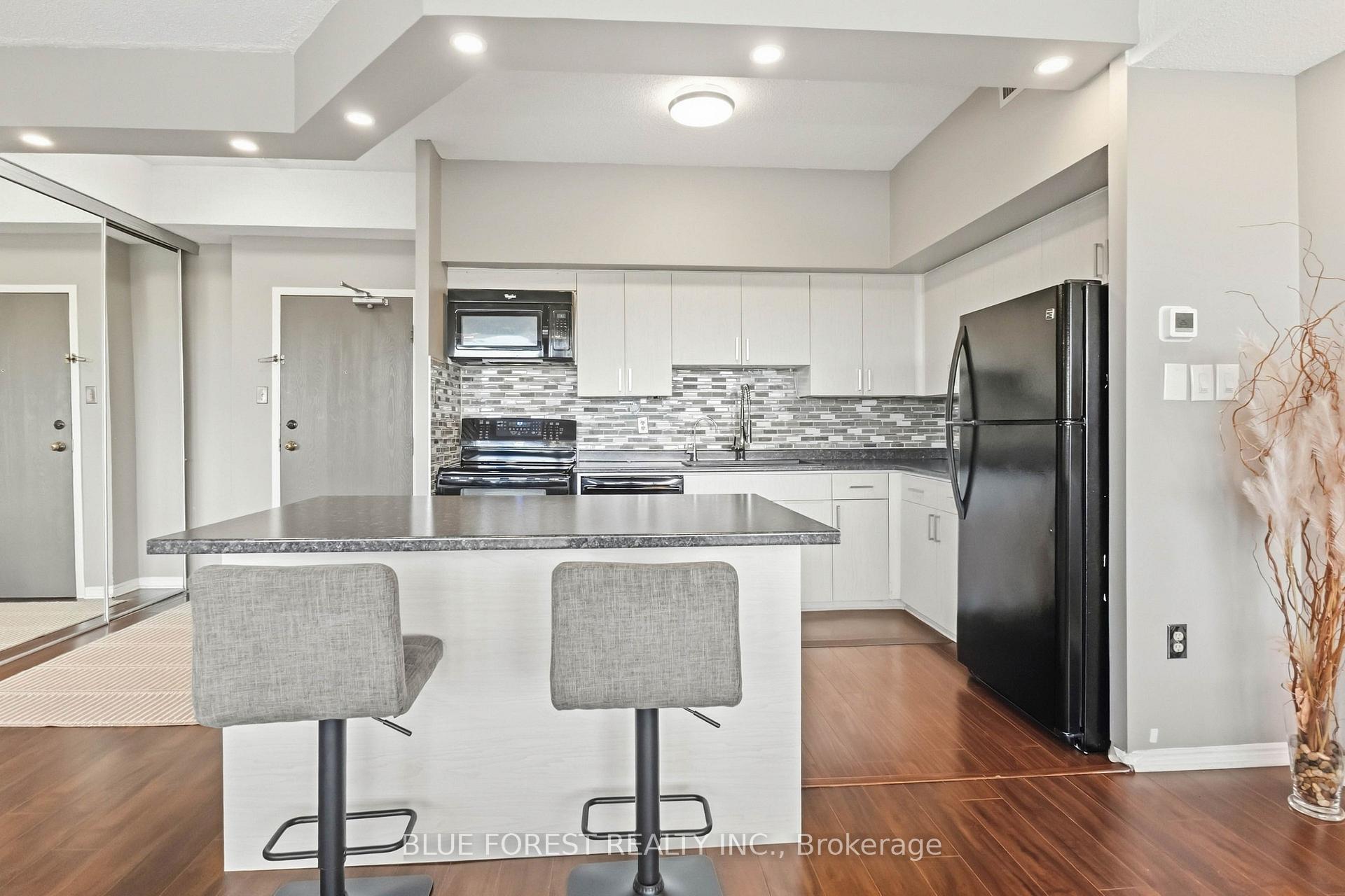 Photo 10 of Unit 715, 521 Riverside Drive, London, North P — HOMEH