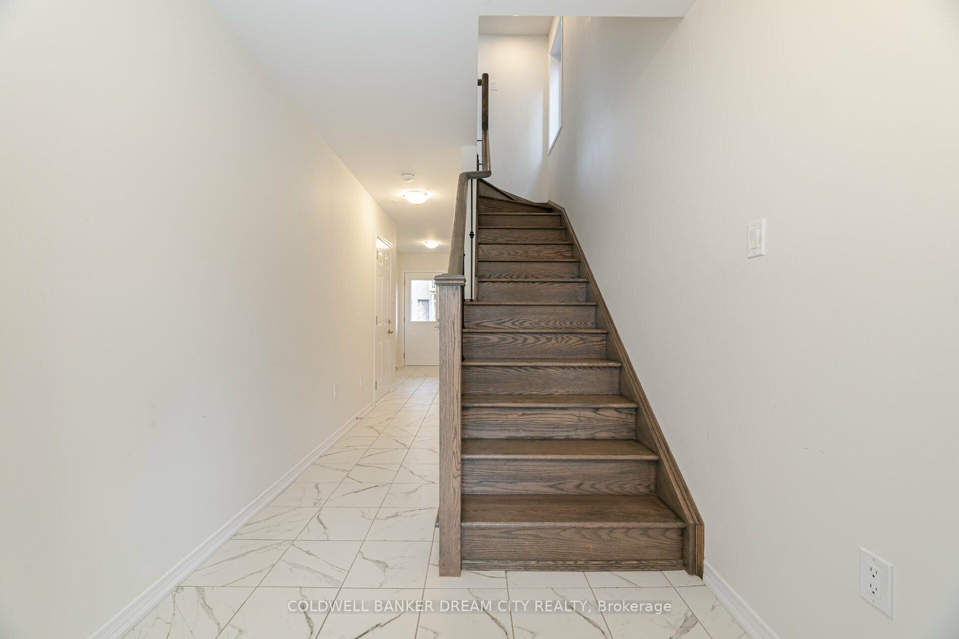 Photo 4 of 227 Gillespie Drive, Brantford, Empire South — HOMEH