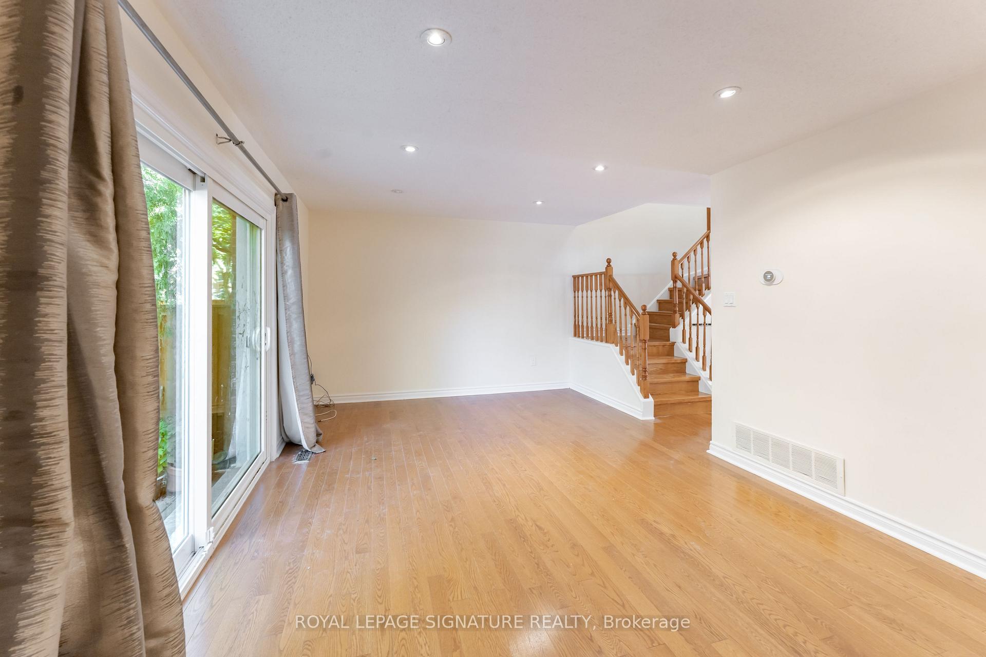 Photo 4 of Unit 40, 2825 Gananoque Drive, Mississauga, Meadowvale — HOMEH