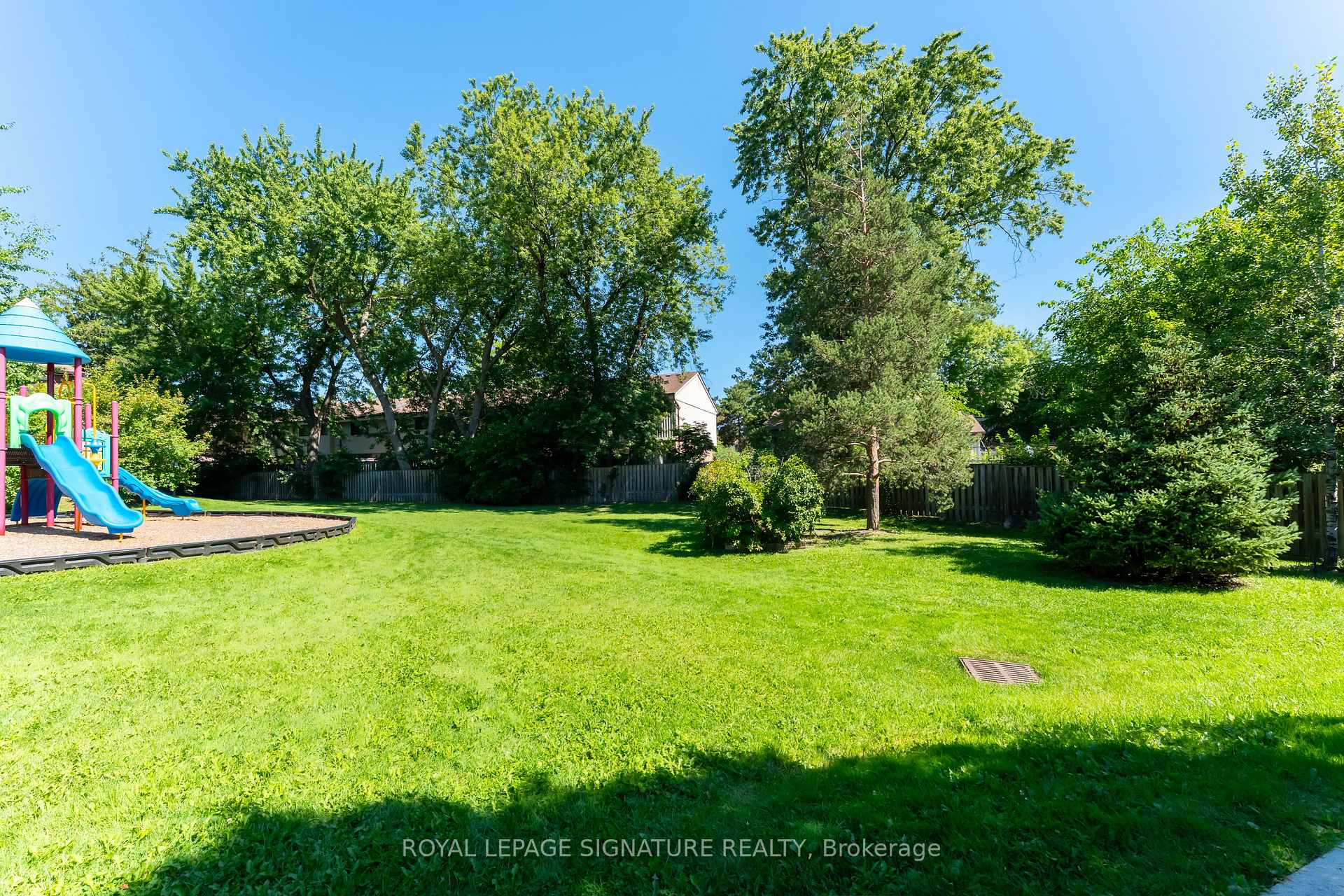 Photo 8 of Unit 40, 2825 Gananoque Drive, Mississauga, Meadowvale — HOMEH