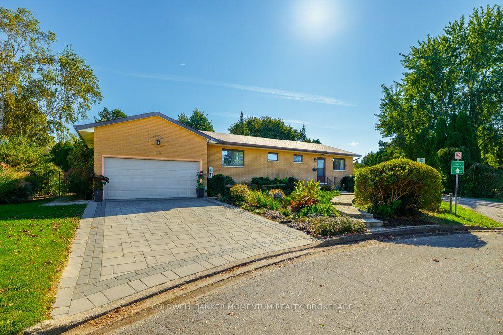 Photo 2 of 13 Lantana Circle E, St. Catharines, Lakeshore — HOMEH