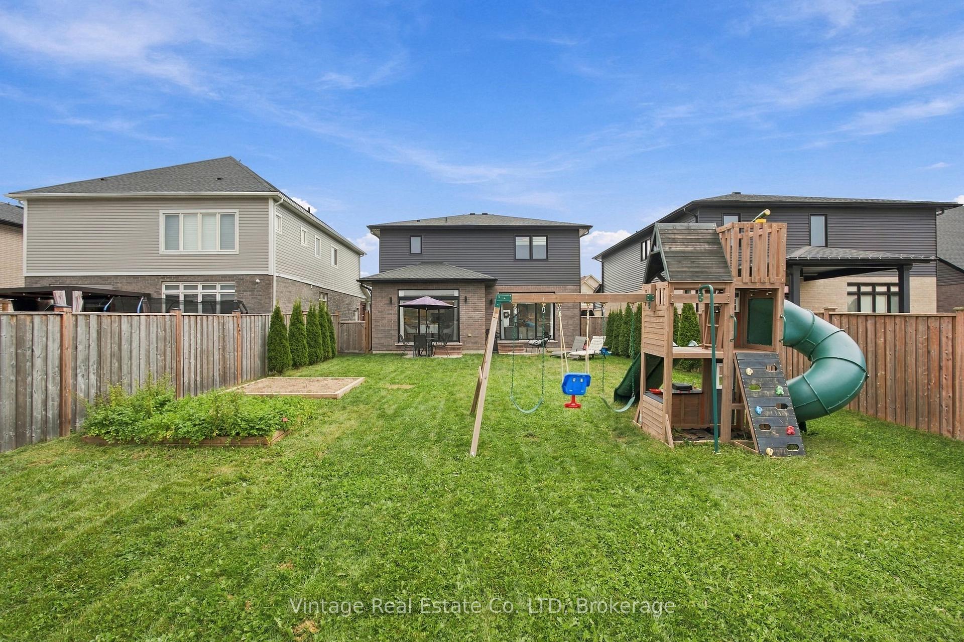 Photo 22 of 136 Susan Drive, Pelham, Fonthill — HOMEH
