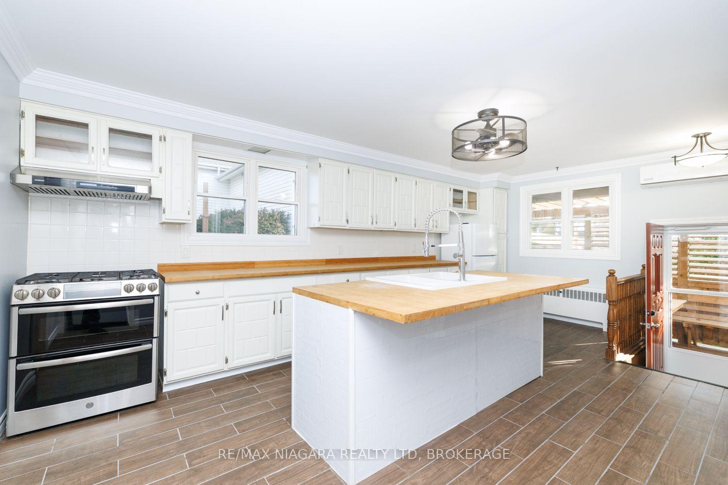 Photo 10 of 210 Taylor Street, Thorold, Allanburg/Thorold South — HOMEH