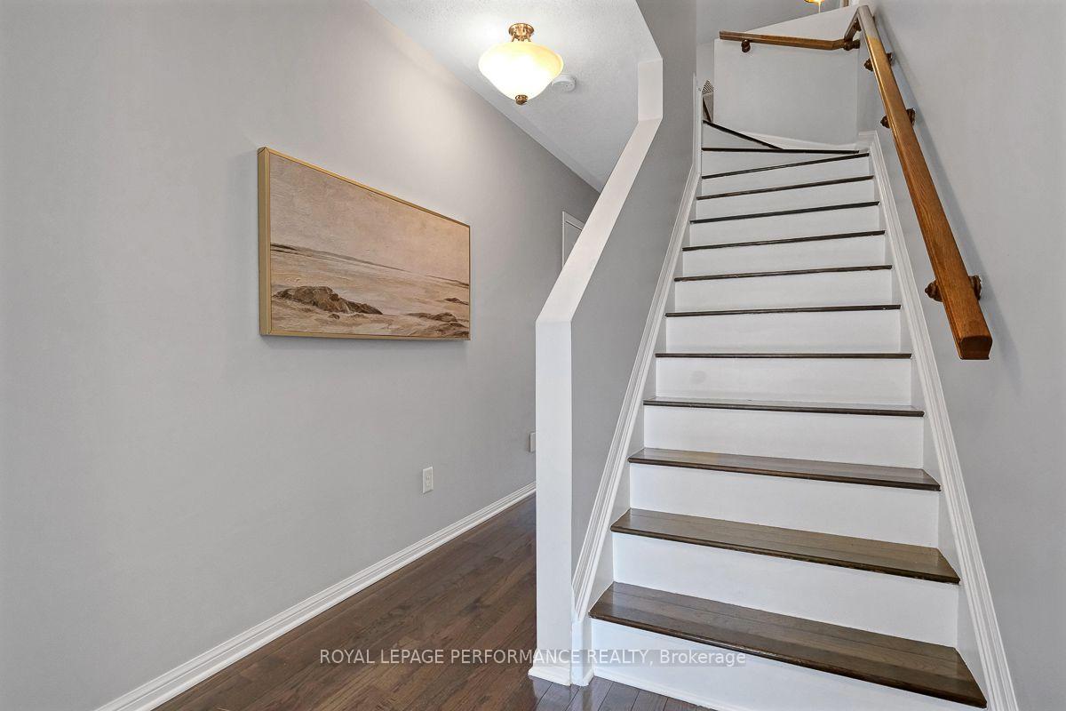 Photo 4 of 759 Sanibel Private, Ottawa, Westcliffe Estates — HOMEH