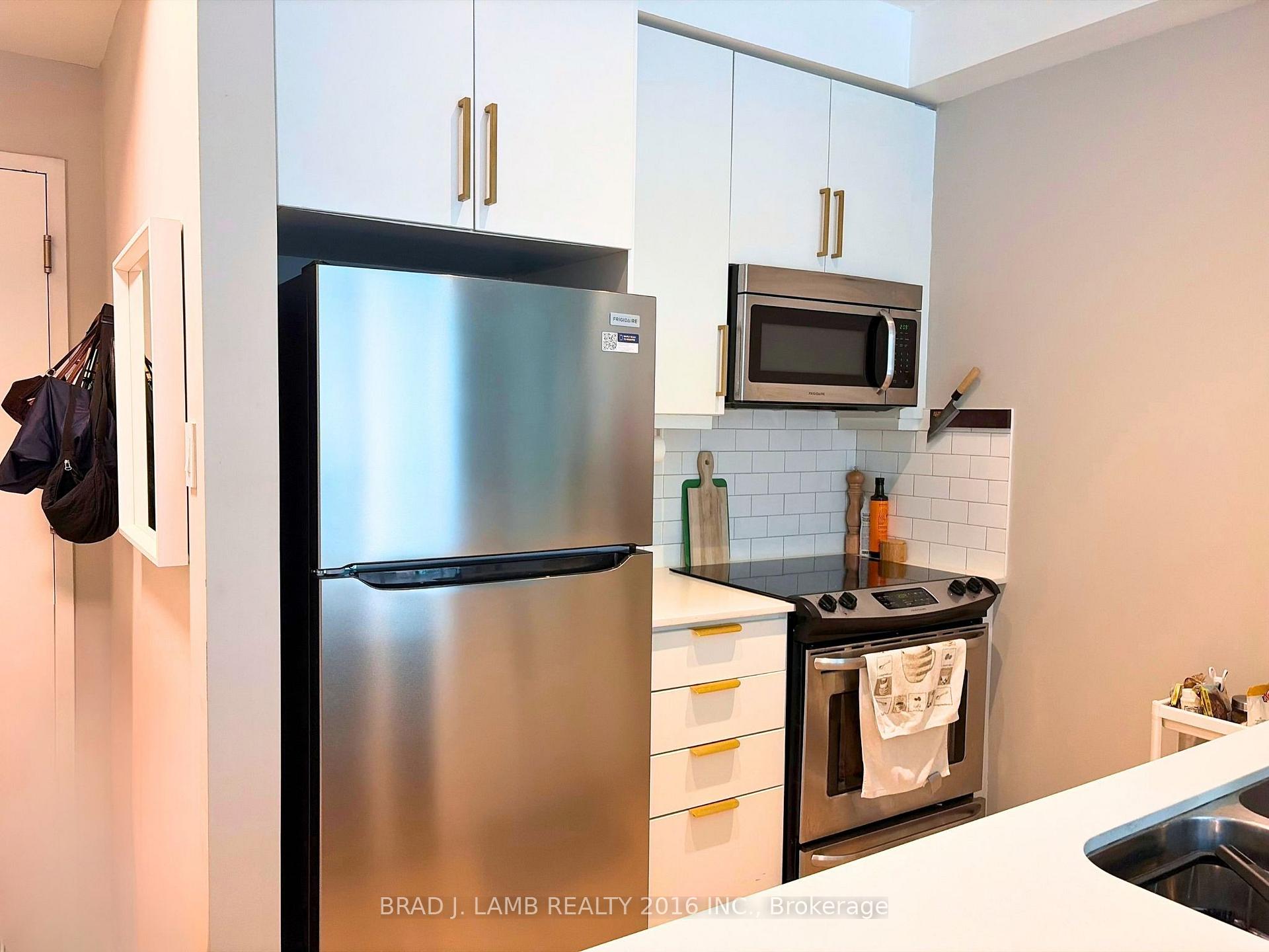 Photo 4 of Unit 603, 1171 Queen Street W, Toronto, Little Portugal — HOMEH