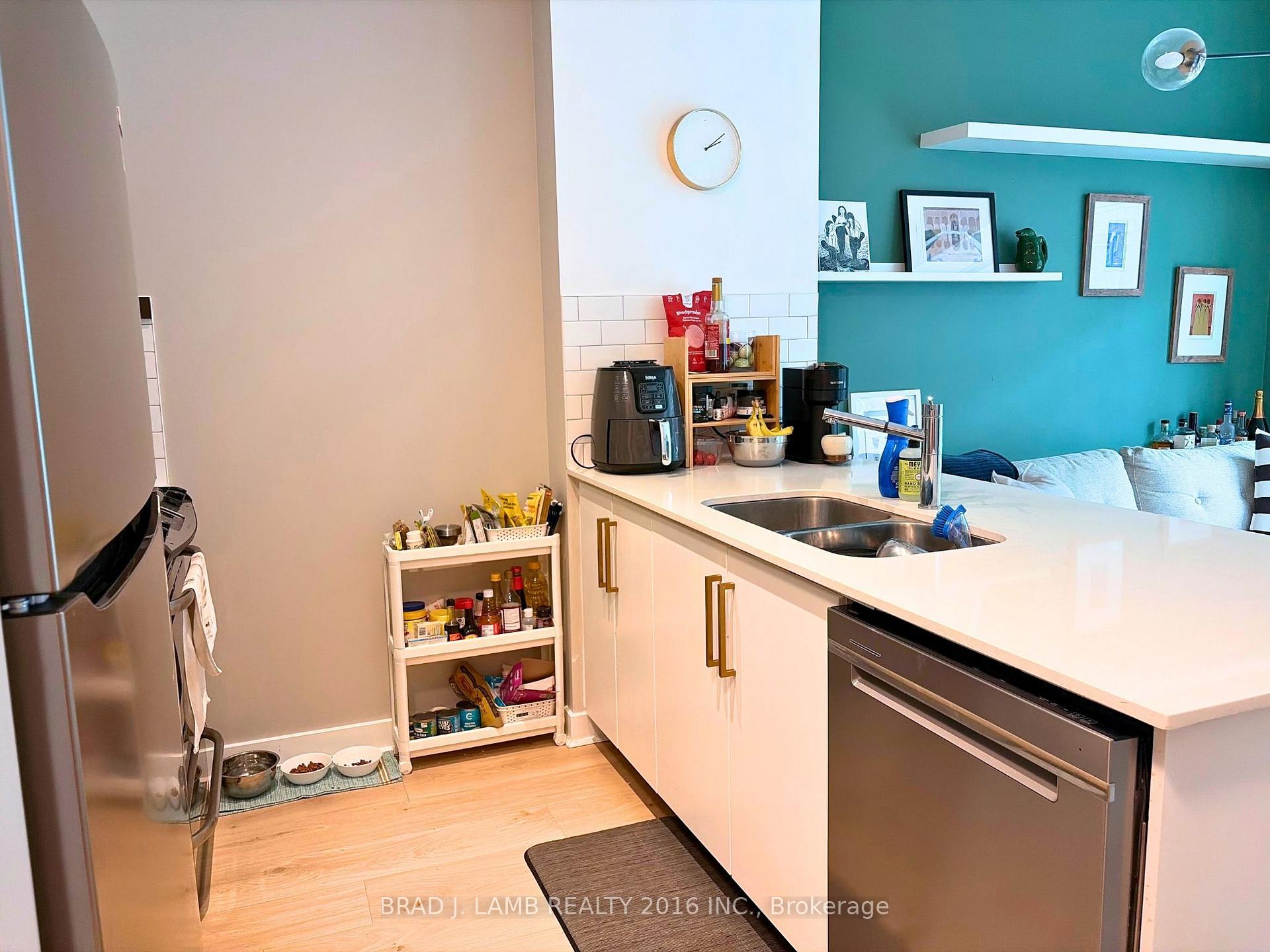 Photo 5 of Unit 603, 1171 Queen Street W, Toronto, Little Portugal — HOMEH