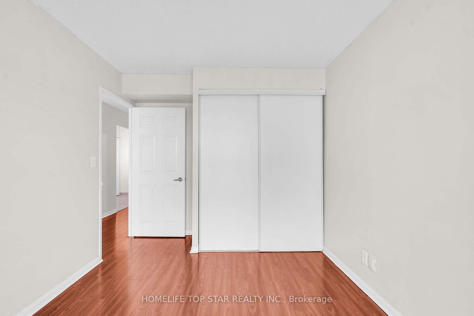 Photo 12 of Unit 1011, 8 Lee Centre Drive, Scarborough, Woburn — HOMEH