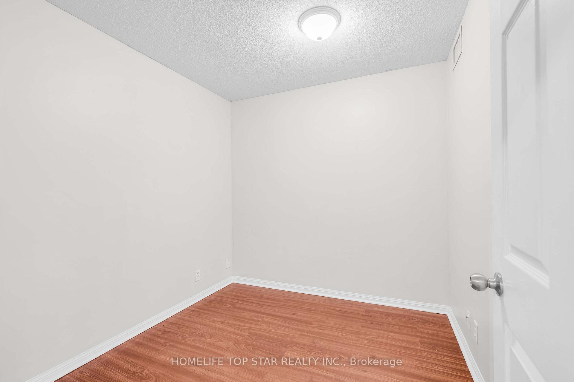 Photo 13 of Unit 1011, 8 Lee Centre Drive, Scarborough, Woburn — HOMEH