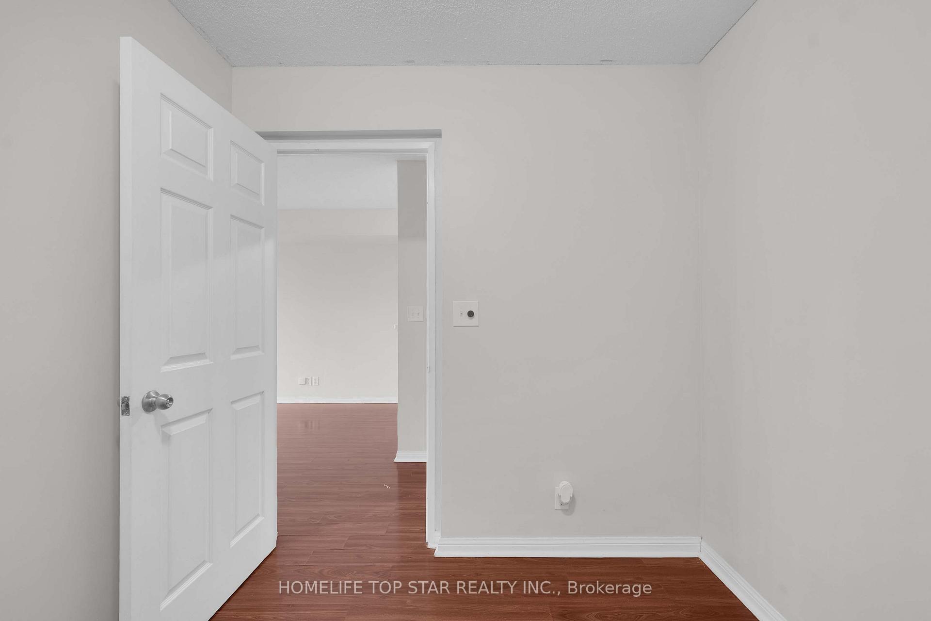 Photo 14 of Unit 1011, 8 Lee Centre Drive, Scarborough, Woburn — HOMEH