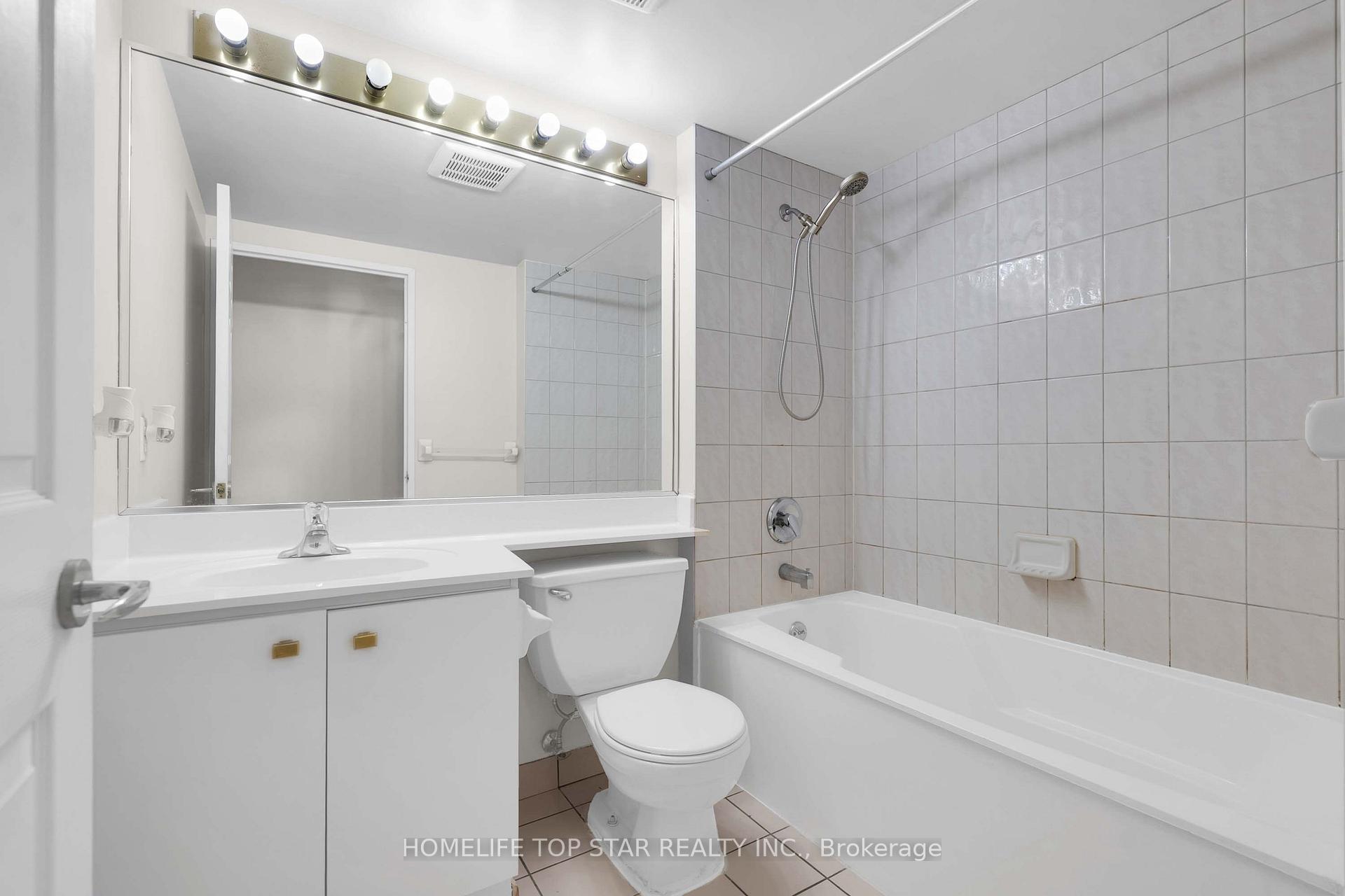 Photo 19 of Unit 1011, 8 Lee Centre Drive, Scarborough, Woburn — HOMEH