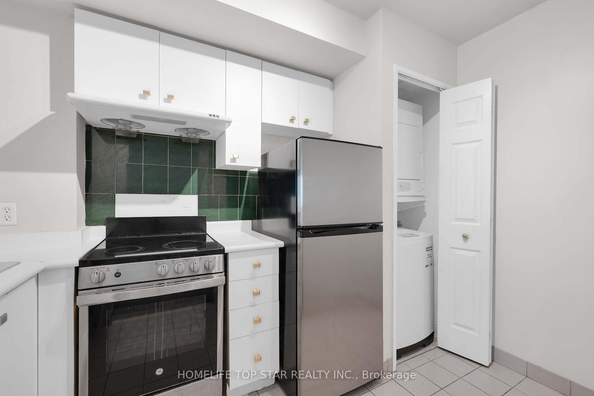 Photo 18 of Unit 1011, 8 Lee Centre Drive, Scarborough, Woburn — HOMEH