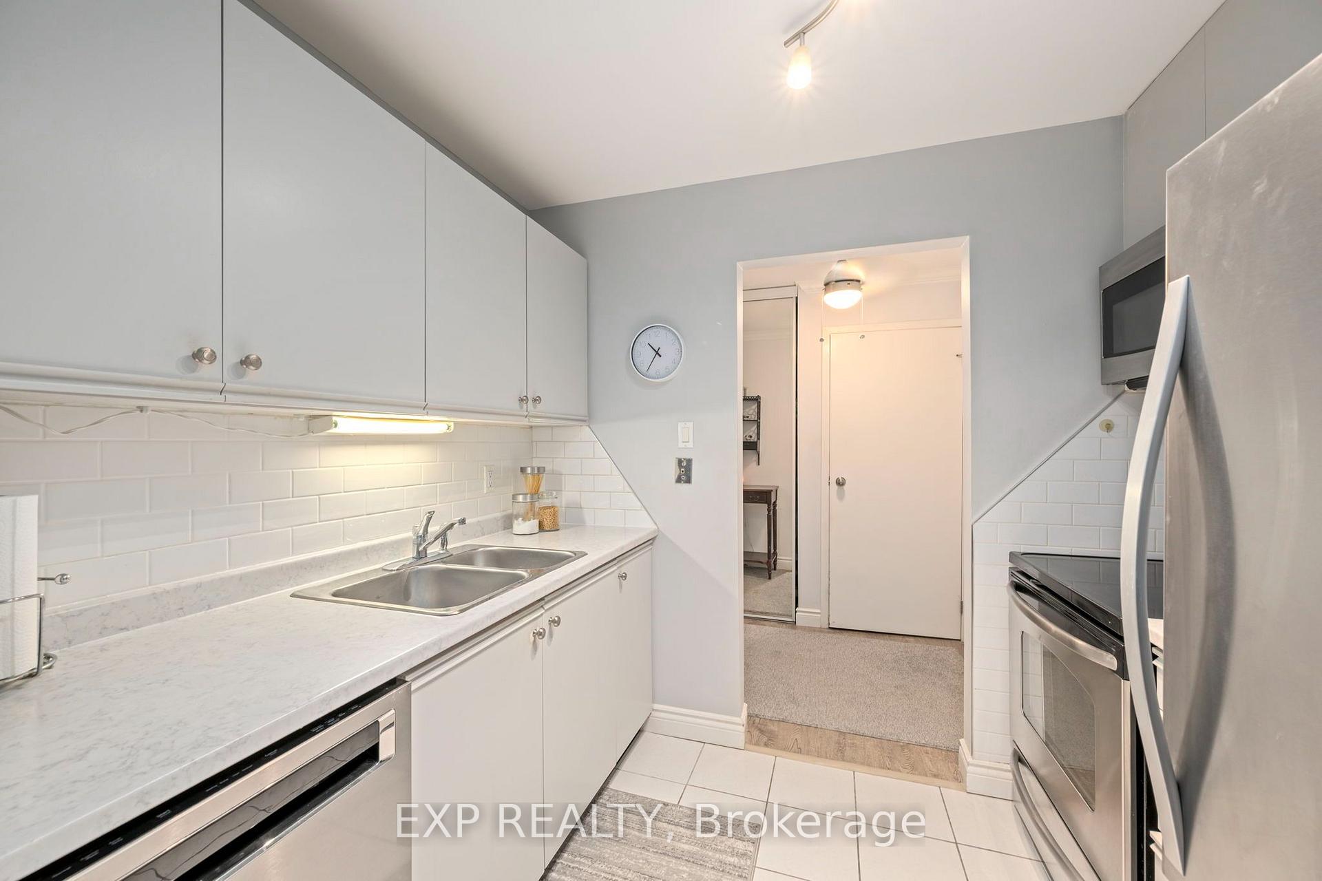 Photo 4 of Unit 112, 735 Deveron Crescent, London, South T — HOMEH