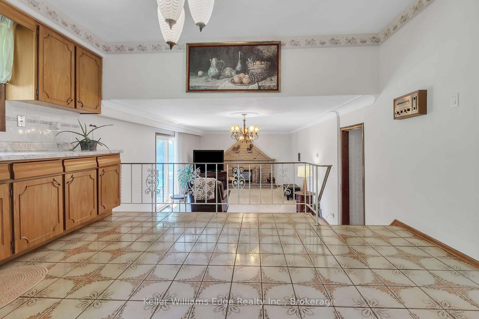 Photo 10 of 2344 Brinell Avenue, Burlington, Freeman — HOMEH