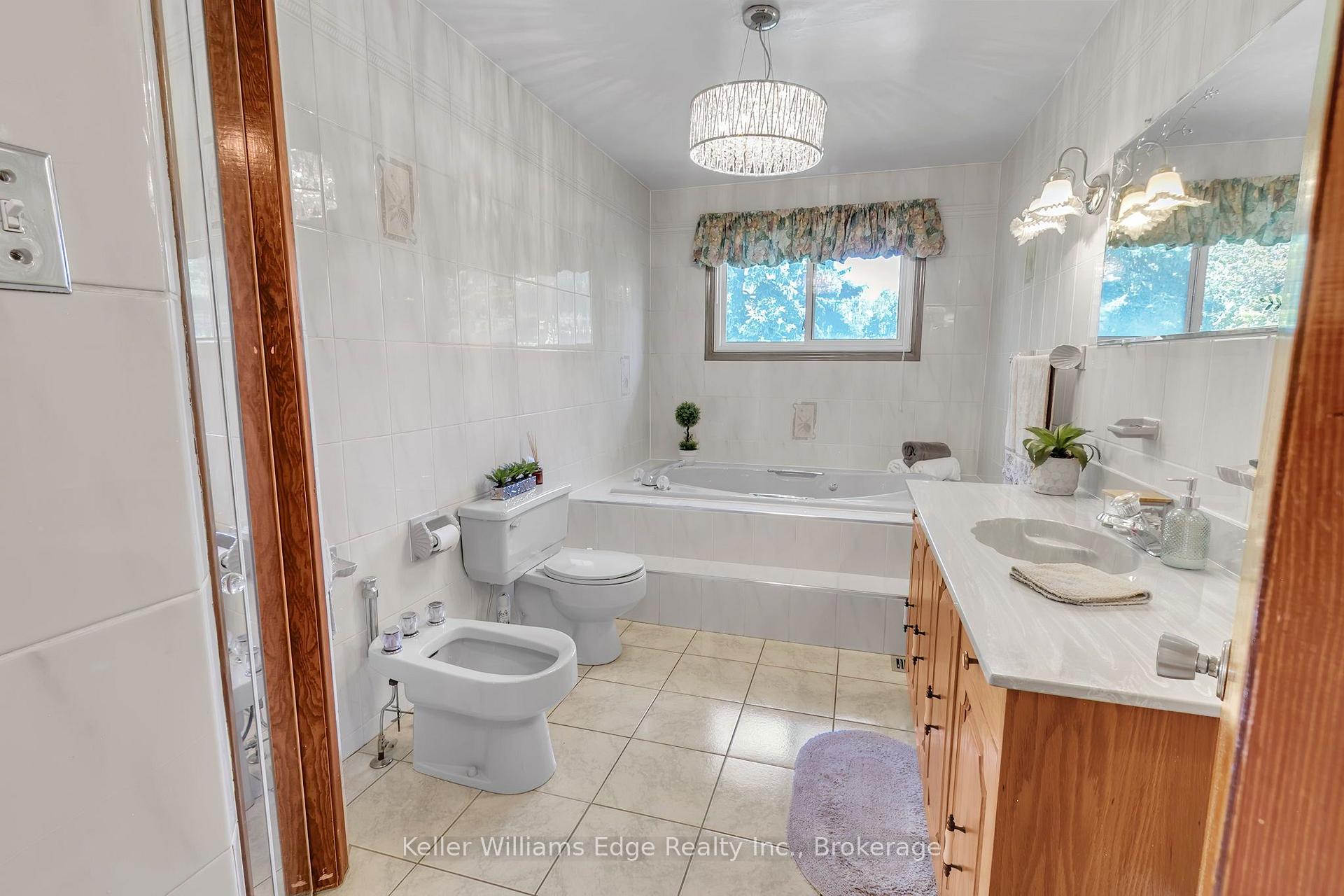 Photo 14 of 2344 Brinell Avenue, Burlington, Freeman — HOMEH
