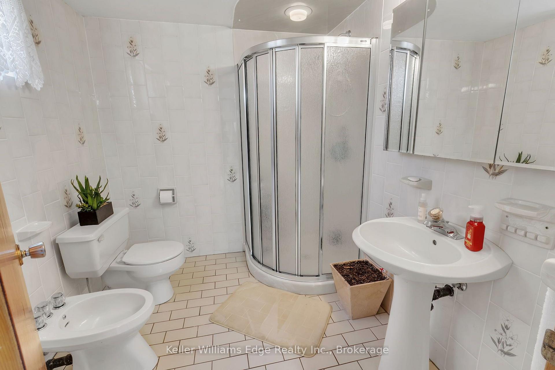 Photo 19 of 2344 Brinell Avenue, Burlington, Freeman — HOMEH