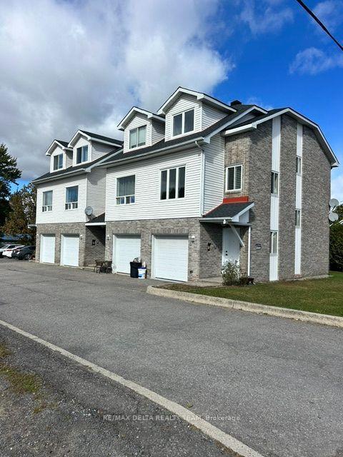Photo of Unit 1, 2594 Laurier Street