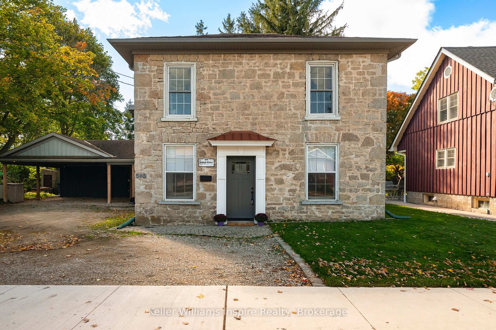 Photo of 565 St David Street N