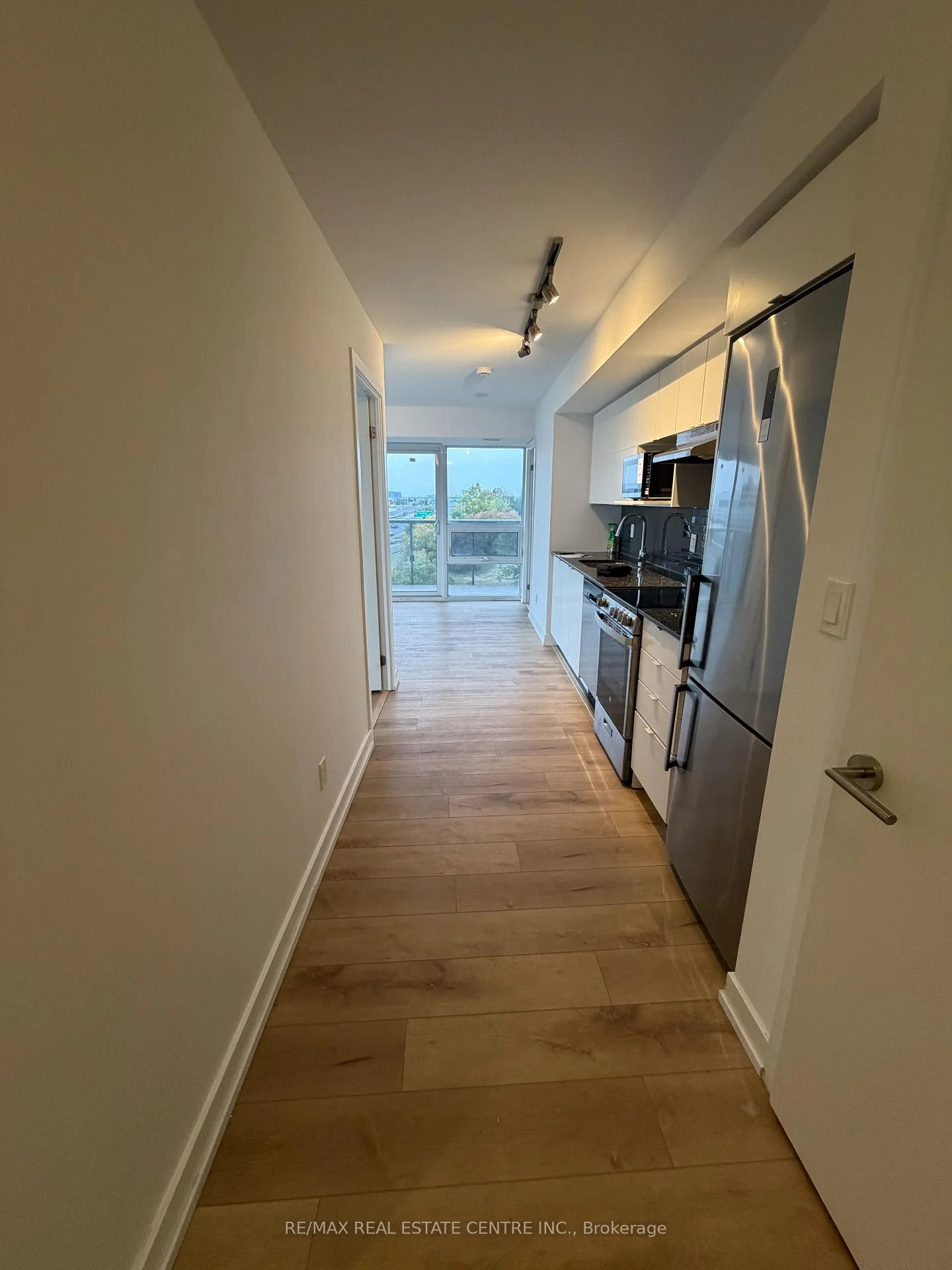Photo 6 of Unit 605, 120 Varna Drive, Toronto, Englemount-Lawrence — HOMEH