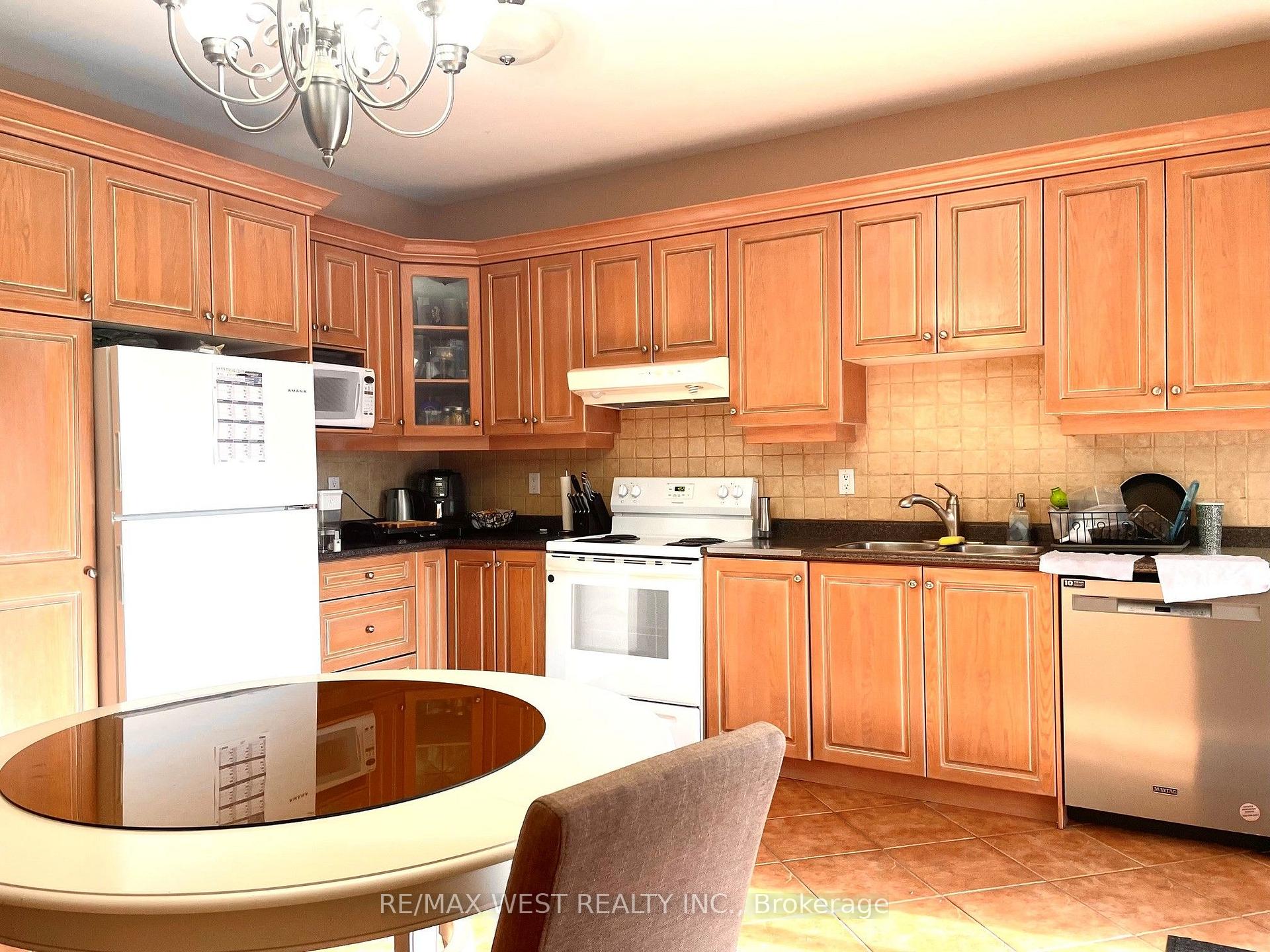 Photo 2 of 94A Mulock Avenue, Toronto, Junction Area — HOMEH