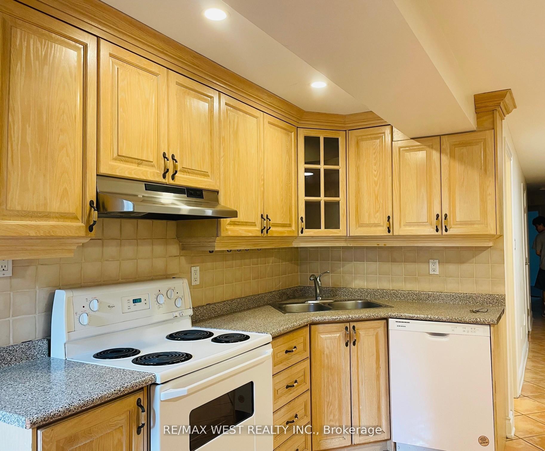 Photo 6 of 94A Mulock Avenue, Toronto, Junction Area — HOMEH