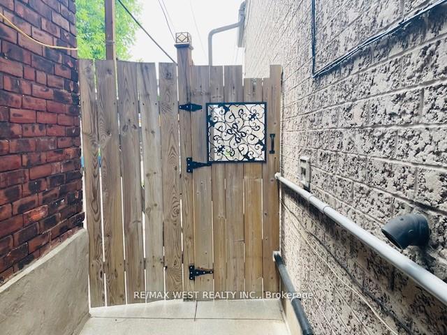 Photo 14 of 94A Mulock Avenue, Toronto, Junction Area — HOMEH