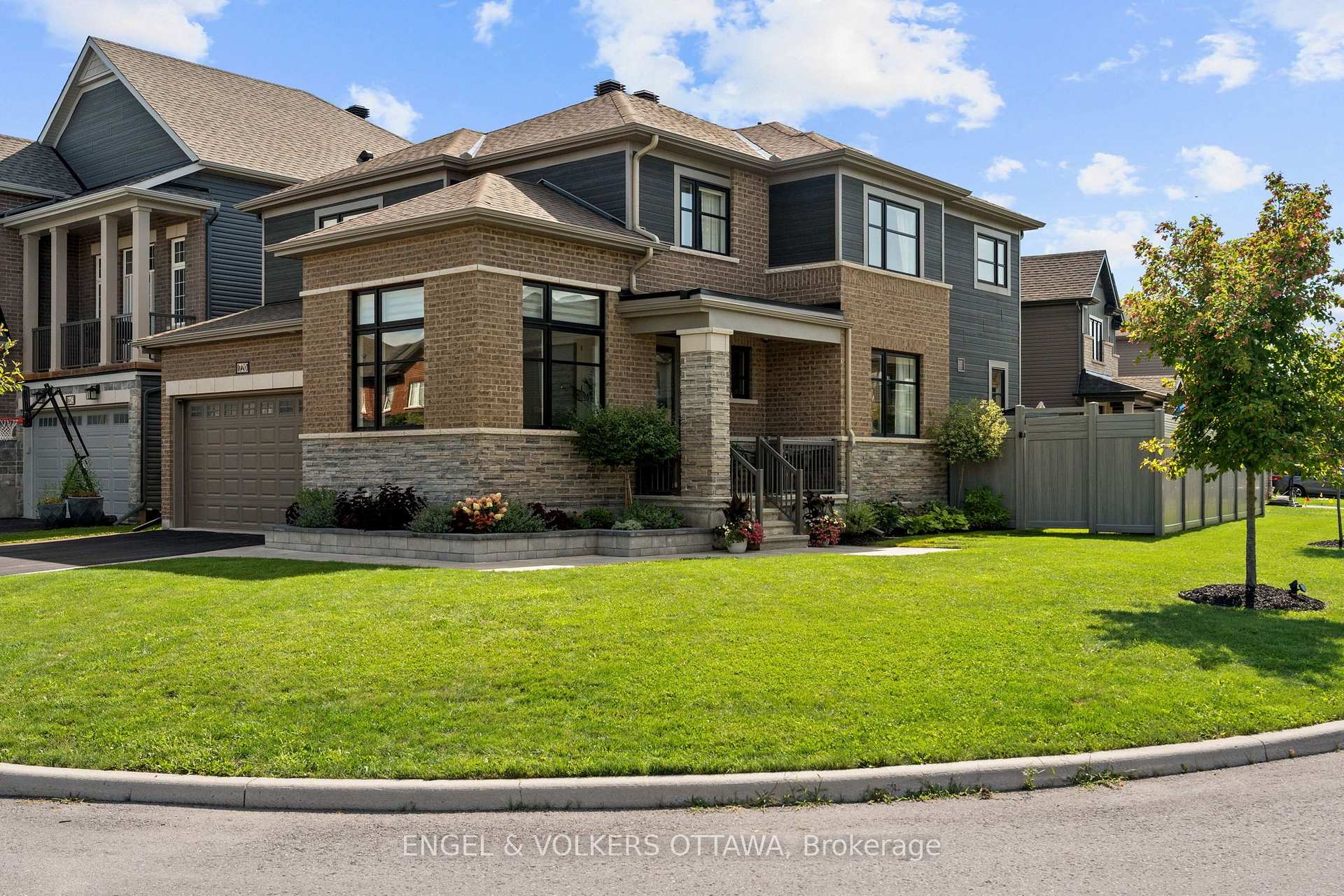 Photo 2 of 720 Coast Circle, Ottawa, Mahogany Community — HOMEH