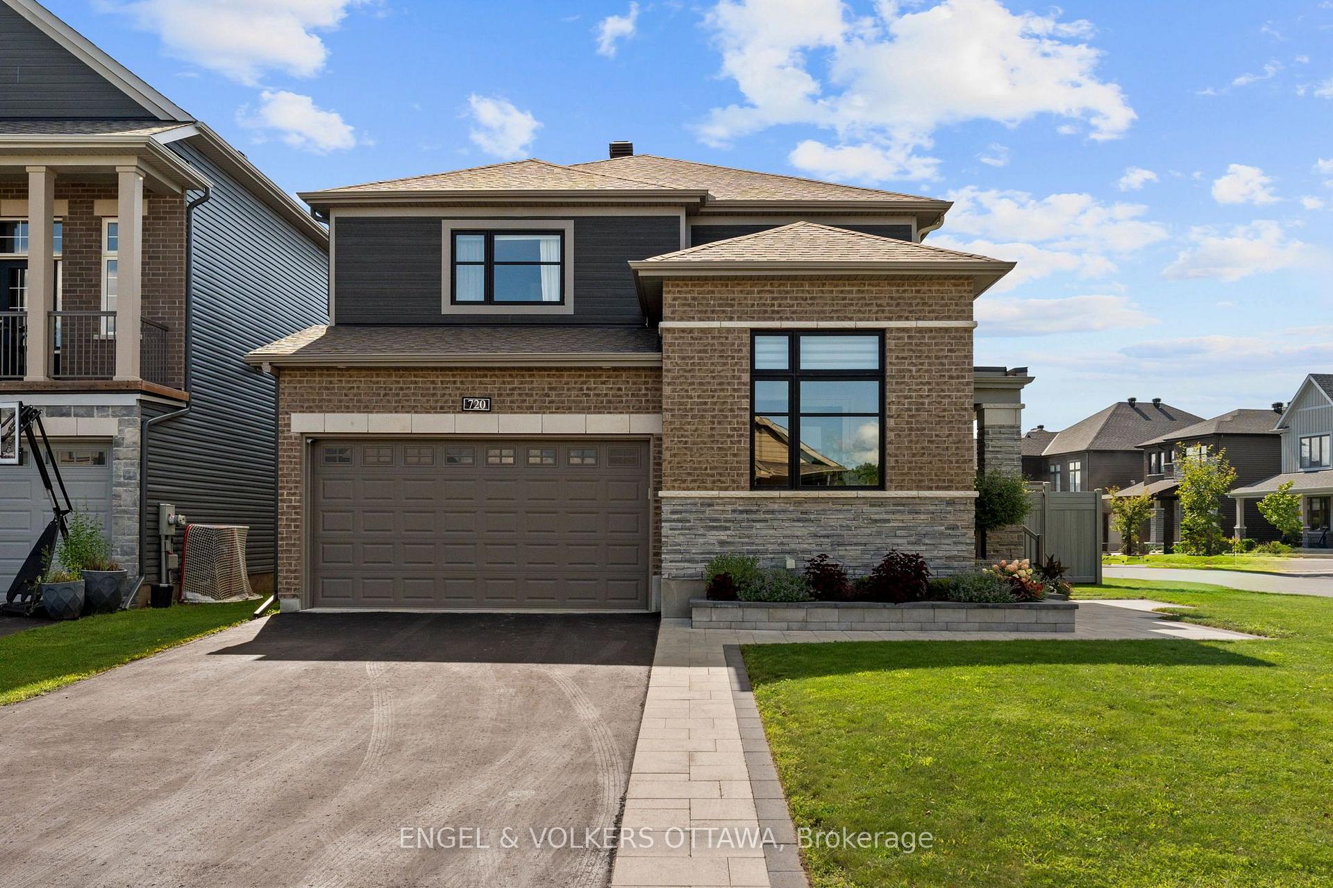 Photo 3 of 720 Coast Circle, Ottawa, Mahogany Community — HOMEH